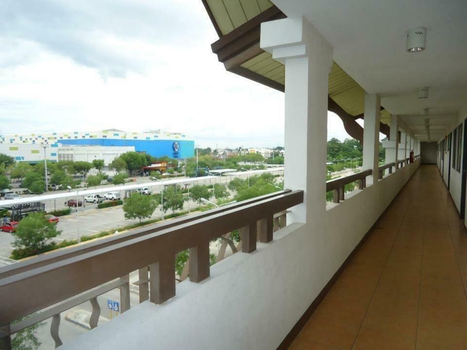 Alles One Oasis Condo Davao Near Sm Mall With Wifi Exterior photo